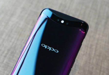 OPPO F17带有4015 mAh电池，单充电一次即可轻松使用一天