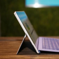 微软Surface Duo公开亮相；可能比预期的更快推出