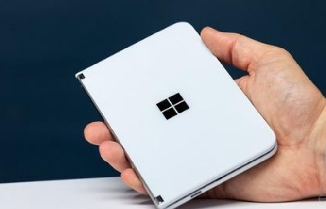 微软Surface Duo公开亮相；可能比预期的更快推出