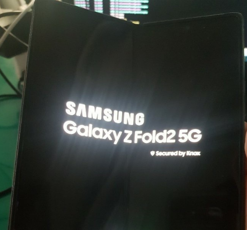 三星Galaxy Z Fold 2的真实照片泄露