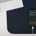 前沿数码资讯：​OnePlus已开始将谷歌Assistant的环境模式引入其手机
