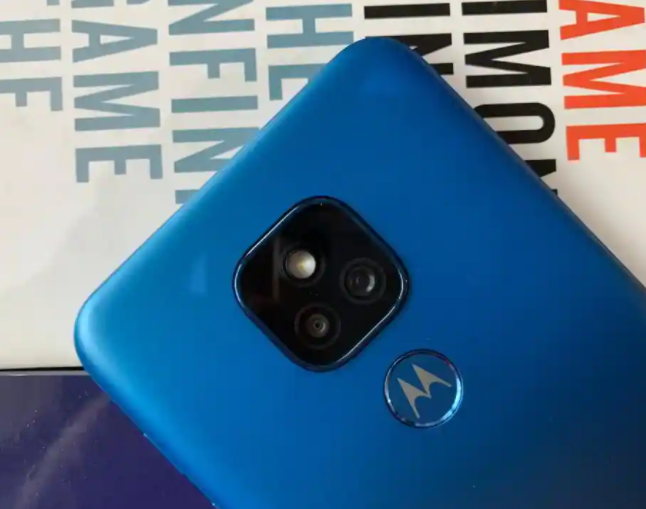 摩托罗拉Moto E7 Plus的表现不错，它的后置摄像头很棒