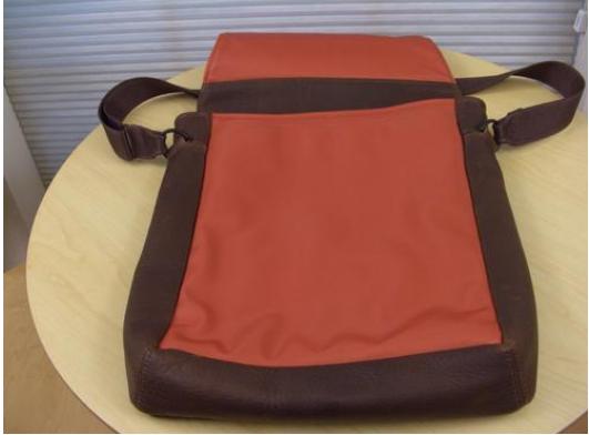 ​Waterfield Muzetto是一款华丽实用的iPad或MacBook包