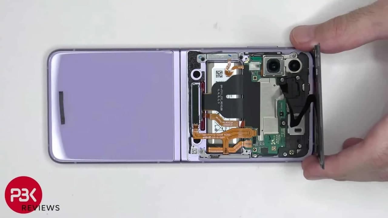 Galaxy  Z  Flip  3 拆解已经上线，让我们一窥手机内部