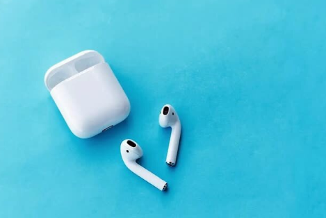 苹果的耳挂式耳机可能称为AirPods  Studio