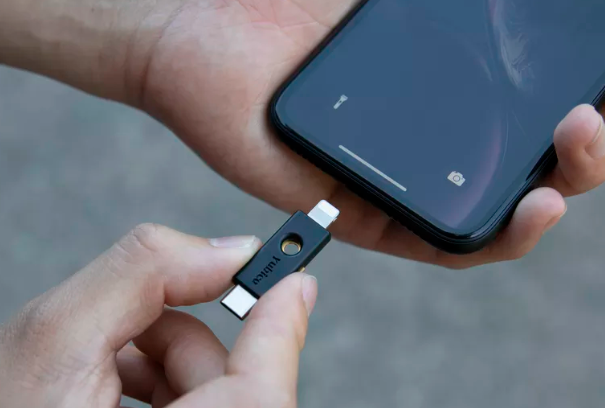 Google帐户现在可以在iOS上使用NFC，USB-C和Lightning安全密钥