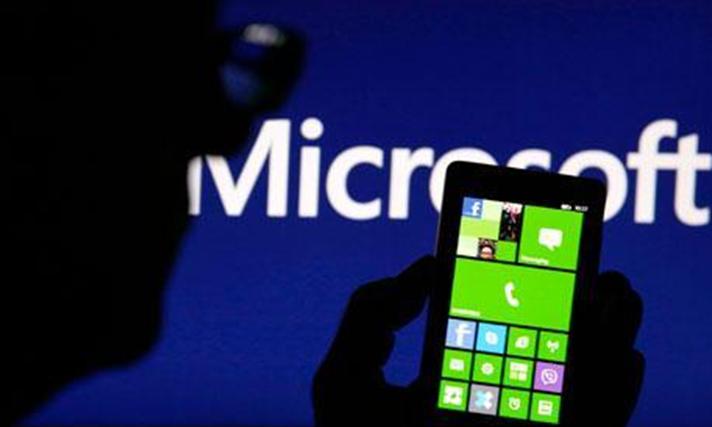 微软将Surface  RT和Surface  2定位为与苹果目前和未来的ipad展开正面竞争
