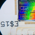 布里斯托大学量子工程技术实验室的研究人员展示了一种新型的硅芯片