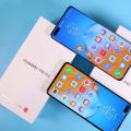 教育新闻：华为P40与iPhone11大小相差无几的机身塞下了一块6.1英寸的大屏幕