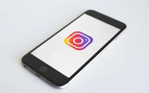 Instagram  bug删除了iOS应用中的“选择多张”照片选项