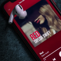 Spotify改进了与社交网络的共享 并增加了对播客时间戳的支持